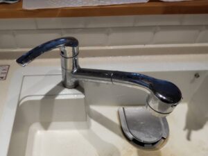 茨城キッチン取付け隊　タッチレス水栓への取替　施工前 